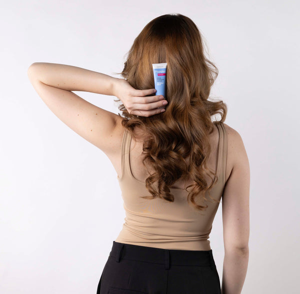 Woman Hair Repair Serum